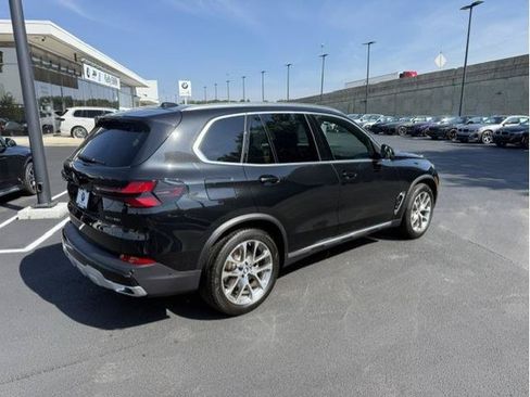 Used 2026 BMW X5 xDrive40i w/ Premium Package AWD/4WD image 2