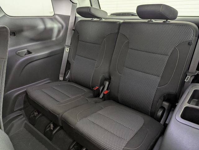 Used 2023 GMC Acadia SLE w/ LPO, Floor Liner Package AWD/4WD image 18