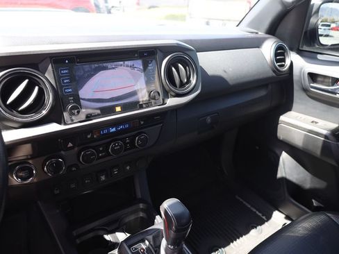 Used 2019 Toyota Tacoma TRD Pro AWD/4WD image 15