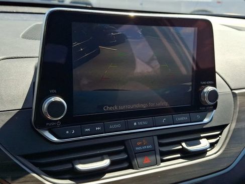 Used 2024 Nissan Altima 2.5 SV FWD image 19