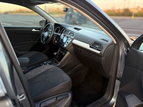 Used 2018 Volkswagen Tiguan S image 15