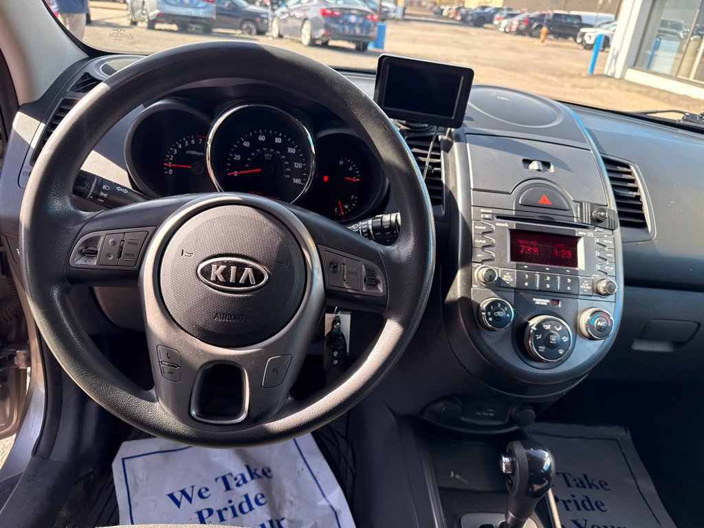 Used 2010 Kia Soul + FWD image 21