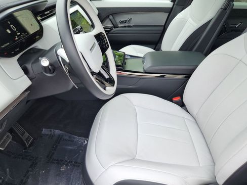 Used 2025 Land Rover Range Rover Sport Dynamic SE AWD/4WD image 24