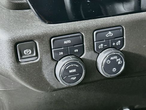 Used 2024 Chevrolet Silverado 1500 LT AWD/4WD image 17