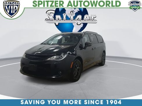 Used 2020 Chrysler Pacifica Limited w/ S Appearance Package FWD image 6