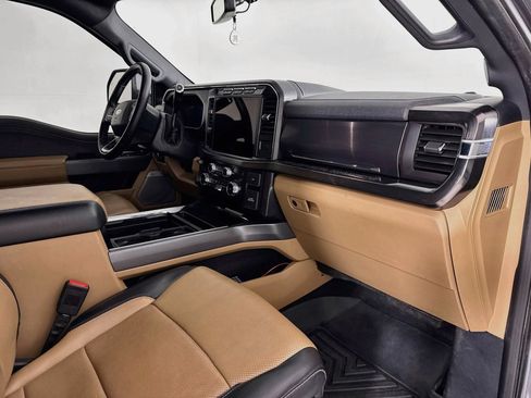 Used 2023 Ford F250 Lariat w/ Sport Appearance Package AWD/4WD image 31