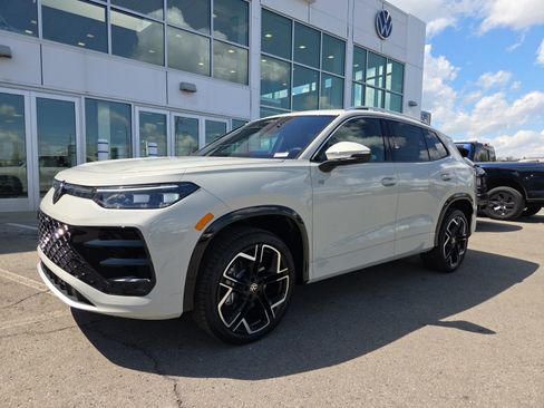 New 2026 Volkswagen Tiguan SEL R-Line AWD/4WD image 7