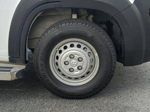Used 2025 RAM ProMaster 2500 w/ U-Haul Equipment Group FWD image 11