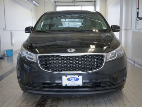 Used 2016 Kia Sedona LX image 17