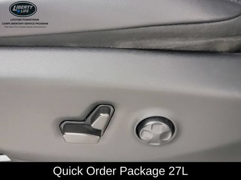 Used 2022 Chrysler Pacifica Touring-L FWD image 14