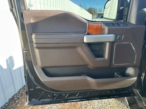 Used 2018 Ford F150 King Ranch image 12