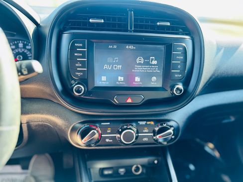 Used 2020 Kia Soul GT-Line w/ GT 2.0L Power Sunroof Package FWD image 24