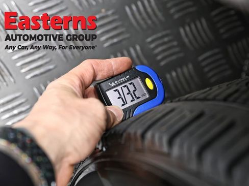 Used 2023 Dodge Challenger SXT image 27