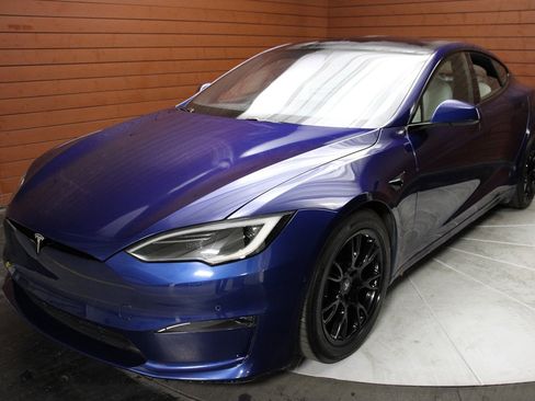 Used 2022 Tesla Model S AWD image 5