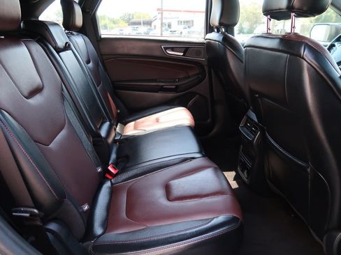 Used 2020 Ford Edge Titanium w/ Equipment Group 301A FWD image 10