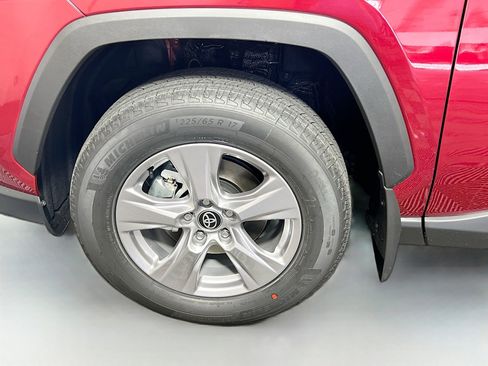 Used 2025 Toyota RAV4 XLE w/ Convenience Package image 13