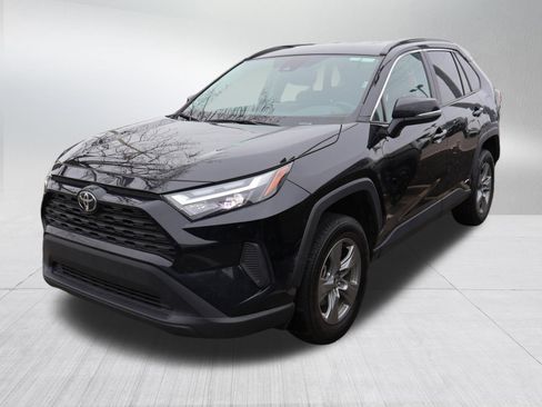 Used 2025 Toyota RAV4 XLE AWD/4WD image 3