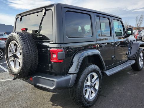 Used 2020 Jeep Wrangler Unlimited Sahara image 17