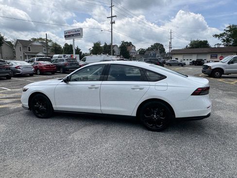 Used 2025 Honda Accord SE image 18