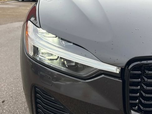 Certified 2025 Volvo XC60 B5 Plus image 9