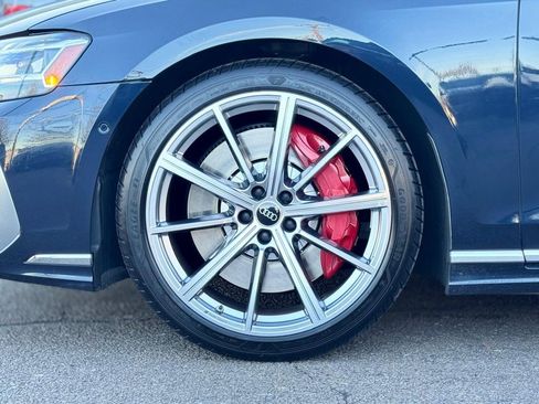 Used 2022 Audi S8 image 10