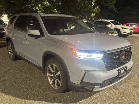 Used 2024 Honda Pilot Elite image 2