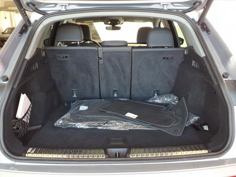 Certified 2025 Audi Q5 Premium w/ Convenience Package image 17