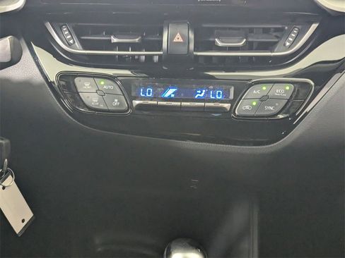 Used 2021 Toyota C-HR LE image 20