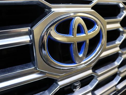 Used 2024 Toyota Sequoia Capstone image 14