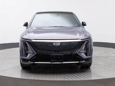Used 2024 Cadillac Lyriq Luxury AWD/4WD image 3
