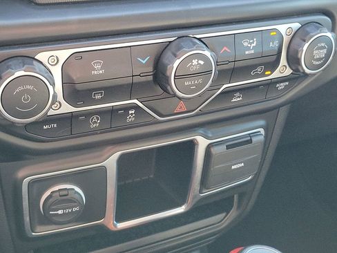 Used 2022 Jeep Gladiator Sport image 26