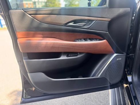 Used 2017 Cadillac Escalade Premium Luxury w/ LPO, Radiant Package AWD/4WD image 13