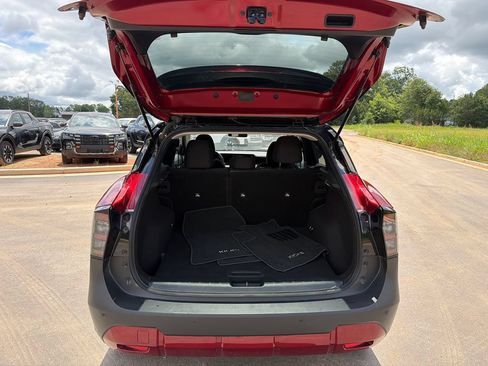 Used 2025 Nissan Kicks SV w/ SV Premium Package FWD image 18
