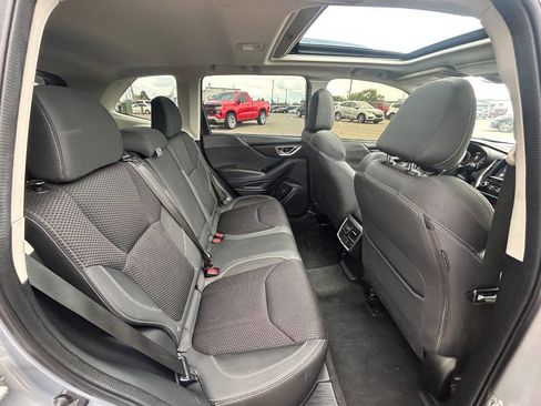 Used 2022 Subaru Forester Premium image 11