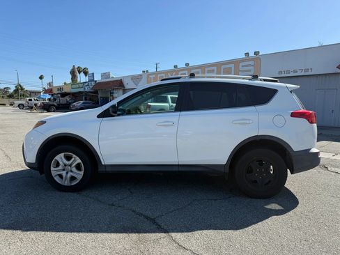 Used 2013 Toyota RAV4 LE FWD image 4