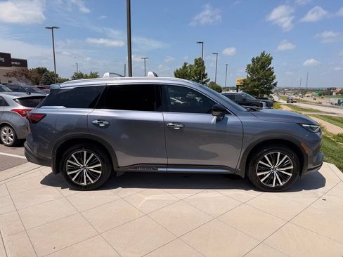 Used 2023 INFINITI QX60 Sensory w/ Vision Package AWD/4WD image 10