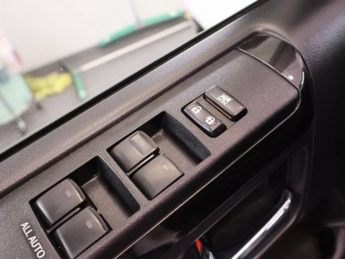Used 2022 Toyota 4Runner TRD Off-Road Premium AWD/4WD image 11