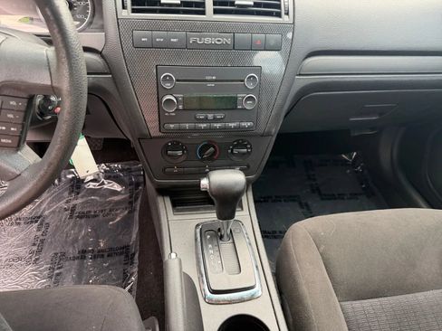 Used 2009 Ford Fusion SE FWD image 12