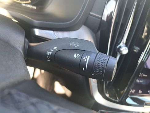 Used 2022 Volvo S60 B5 R-Design w/ Climate Package image 18