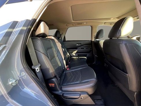 Certified 2023 Nissan Pathfinder Platinum w/ Lighting Package (N93) image 25