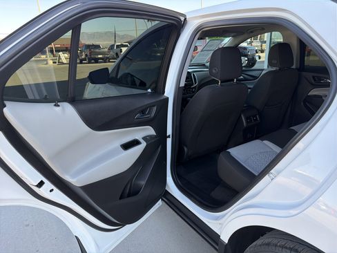 Used 2023 Chevrolet Equinox LS w/ LS Convenience Package image 9