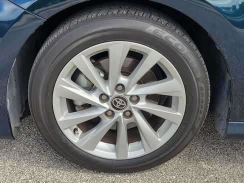 Used 2021 Toyota Camry LE w/ Convenience Package image 9