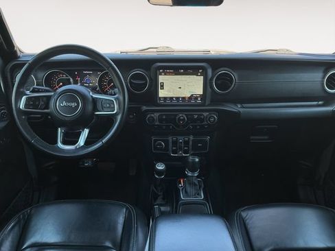 Used 2018 Jeep Wrangler Unlimited Sahara AWD/4WD image 10