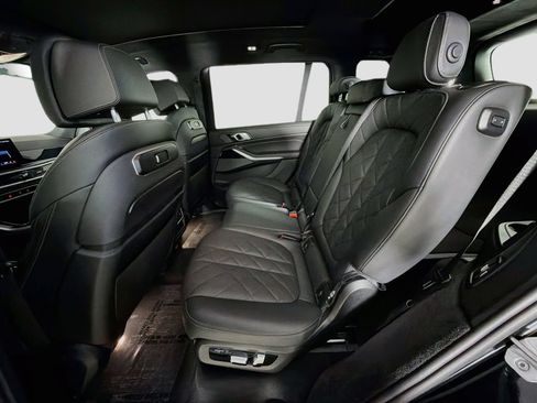 Used 2024 BMW X7 xDrive40i w/ M Sport Package AWD/4WD image 26