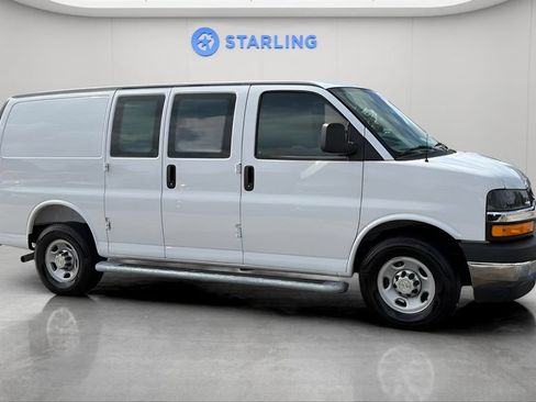 Used 2025 Chevrolet Express 2500 w/ Driver Convenience Package RWD image 12