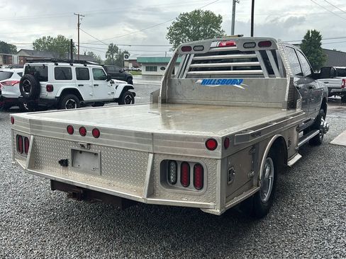 Used 2019 RAM 3500 Tradesman w/ Chrome Appearance Group AWD/4WD image 5