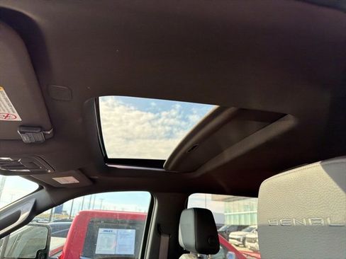 Used 2022 GMC Sierra 2500 Denali w/ Denali Ultimate Package image 10