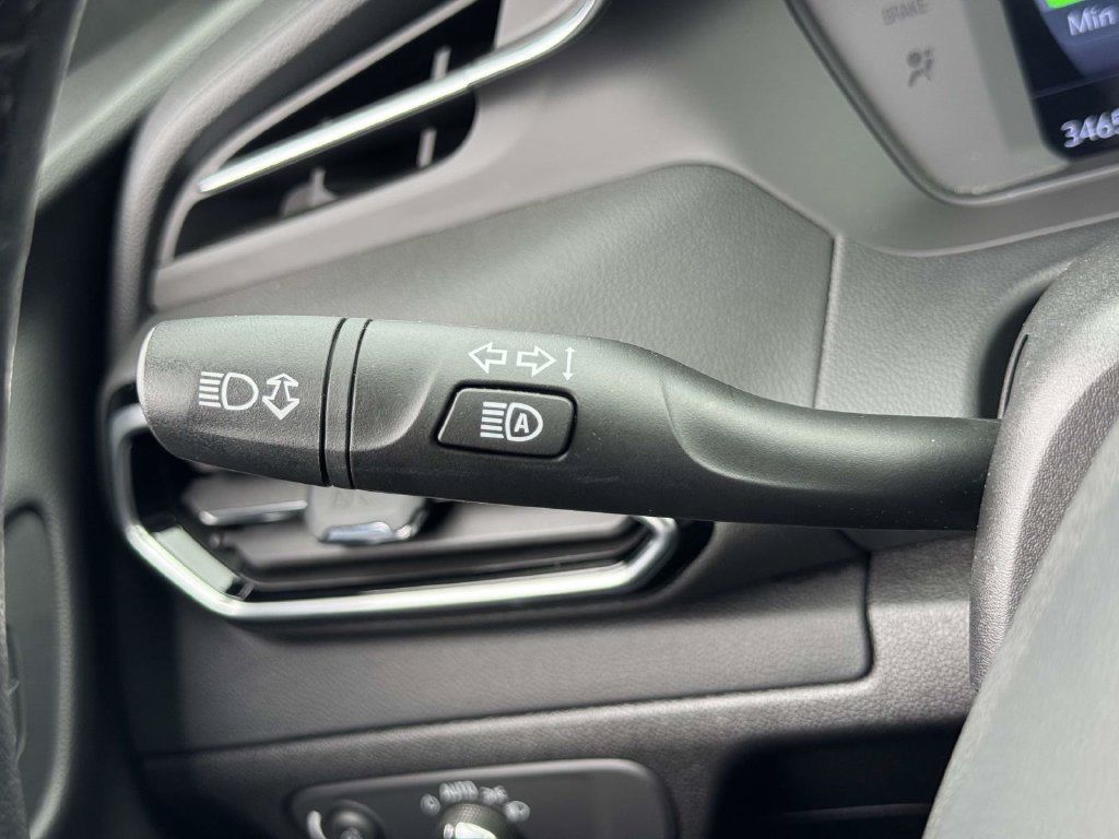 Used 2023 Chevrolet Bolt EUV LT w/ Convenience Package FWD image 21