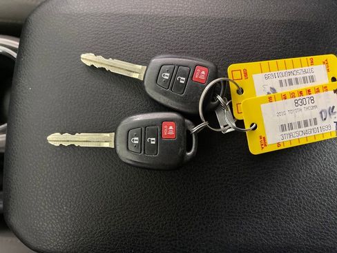 Certified 2016 Toyota Tacoma 2WD Double Cab image 24