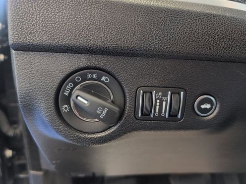 Used 2021 Chrysler 300 Touring L AWD/4WD image 15